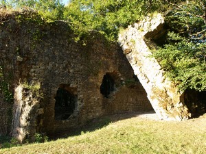 Les ruines du chateau fort de La trave