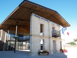 La mairie de Carcans