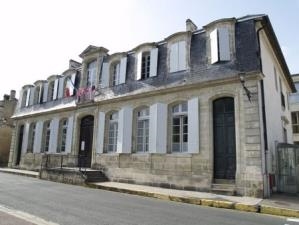 mairie de Guitres