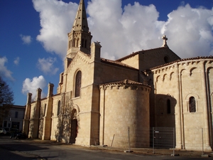 L'abside de l'église romane de Léognan