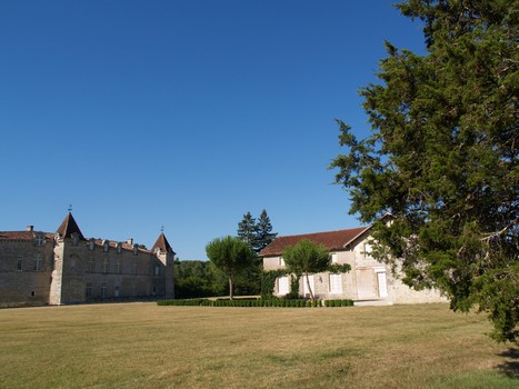Chateau de Cazeneuve