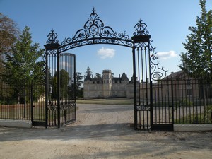 PUISSEGUIN : Château des Laurets 